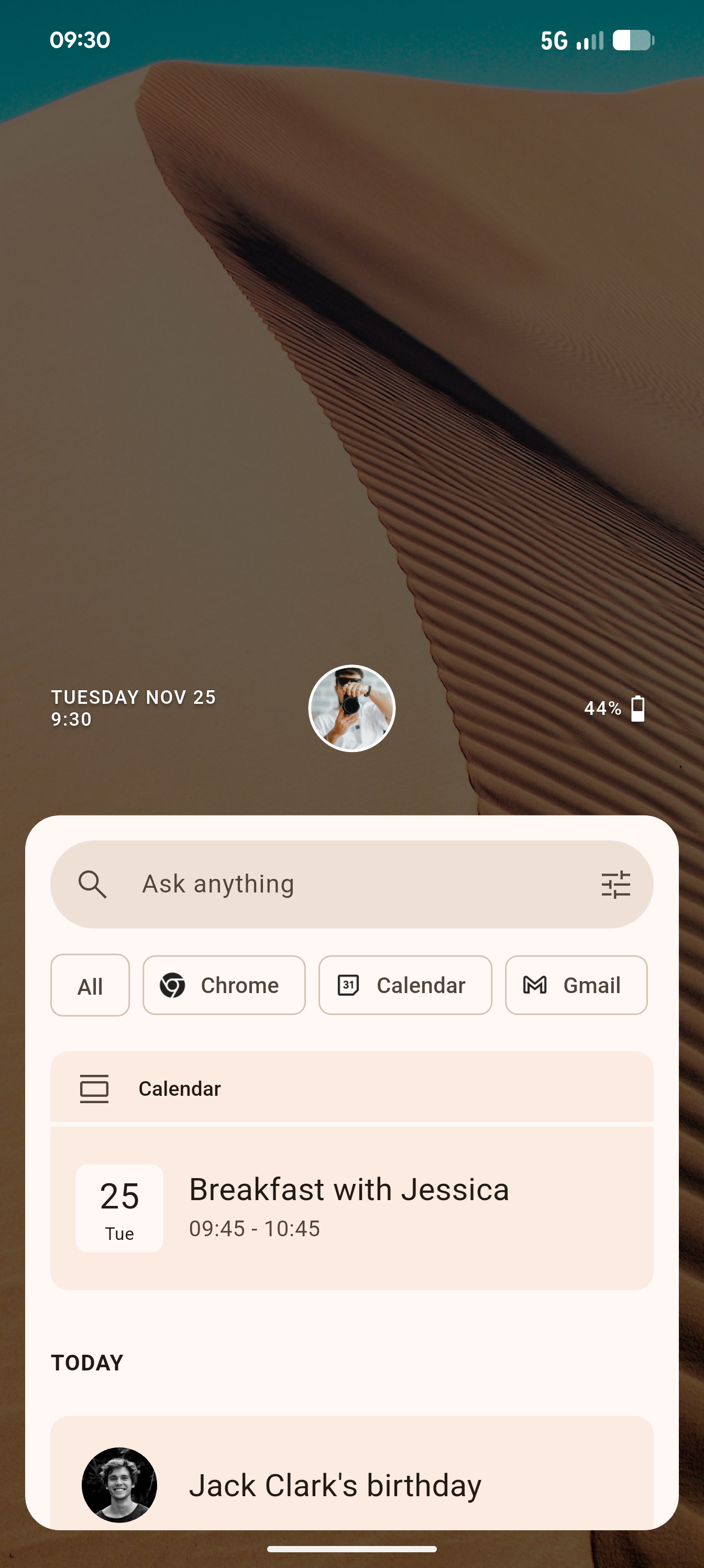 Now Launcher preview on phone